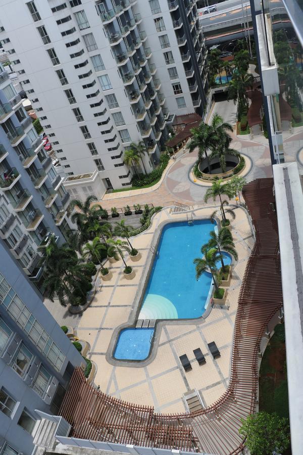 One Palm Tree Villas Manila Exterior foto