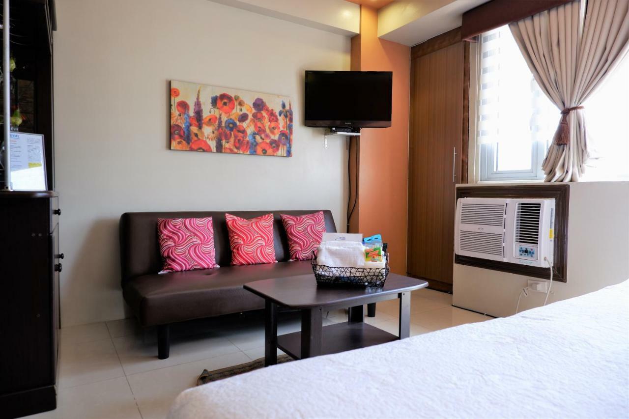 One Palm Tree Villas Manila Exterior foto