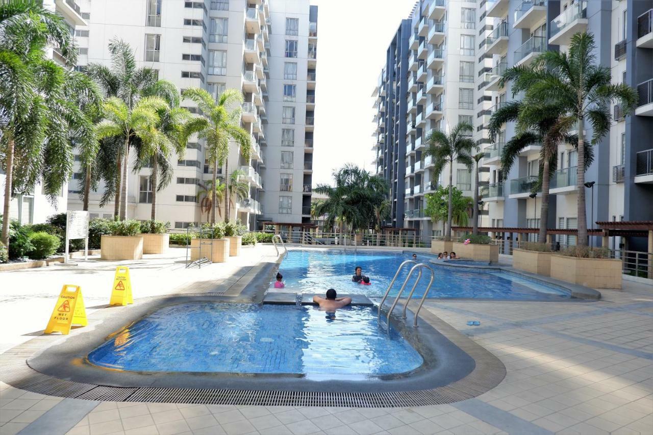 One Palm Tree Villas Manila Exterior foto